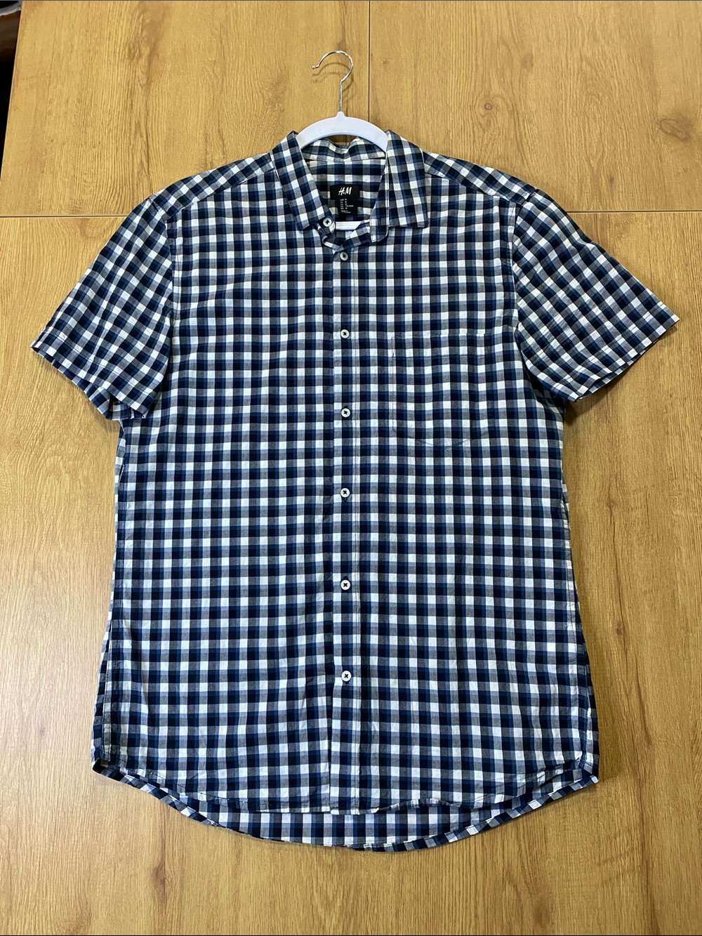 H&M Men’s Blue & White Short-Sleeve Check Button-Down Shirt